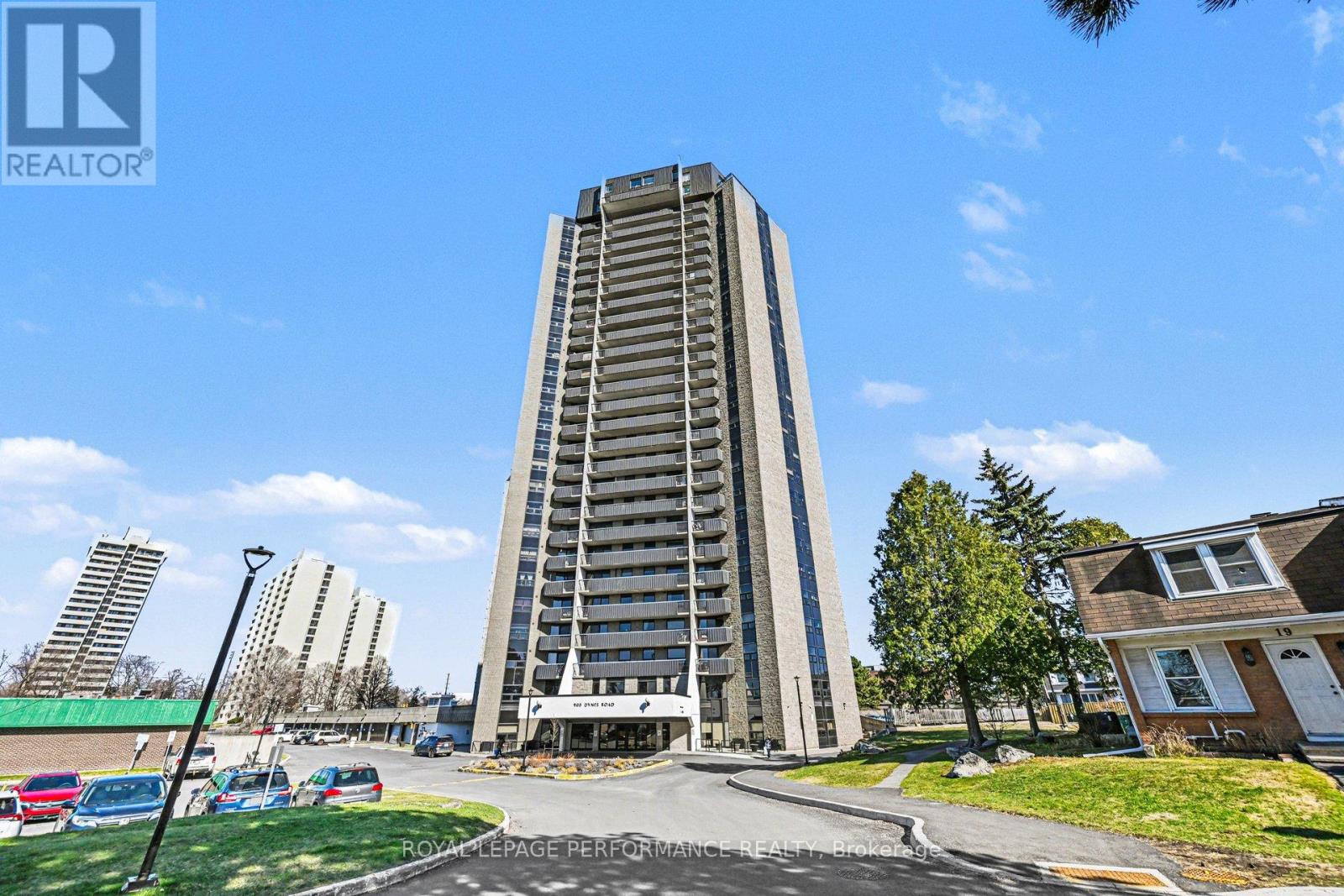 610 - 900 Dynes Road