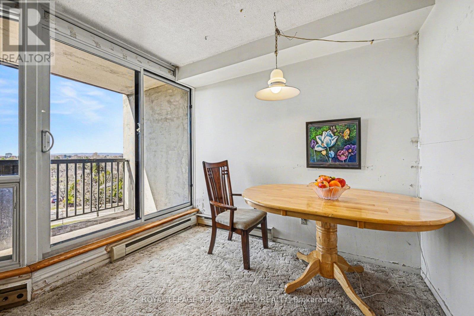 610 - 900 Dynes Road