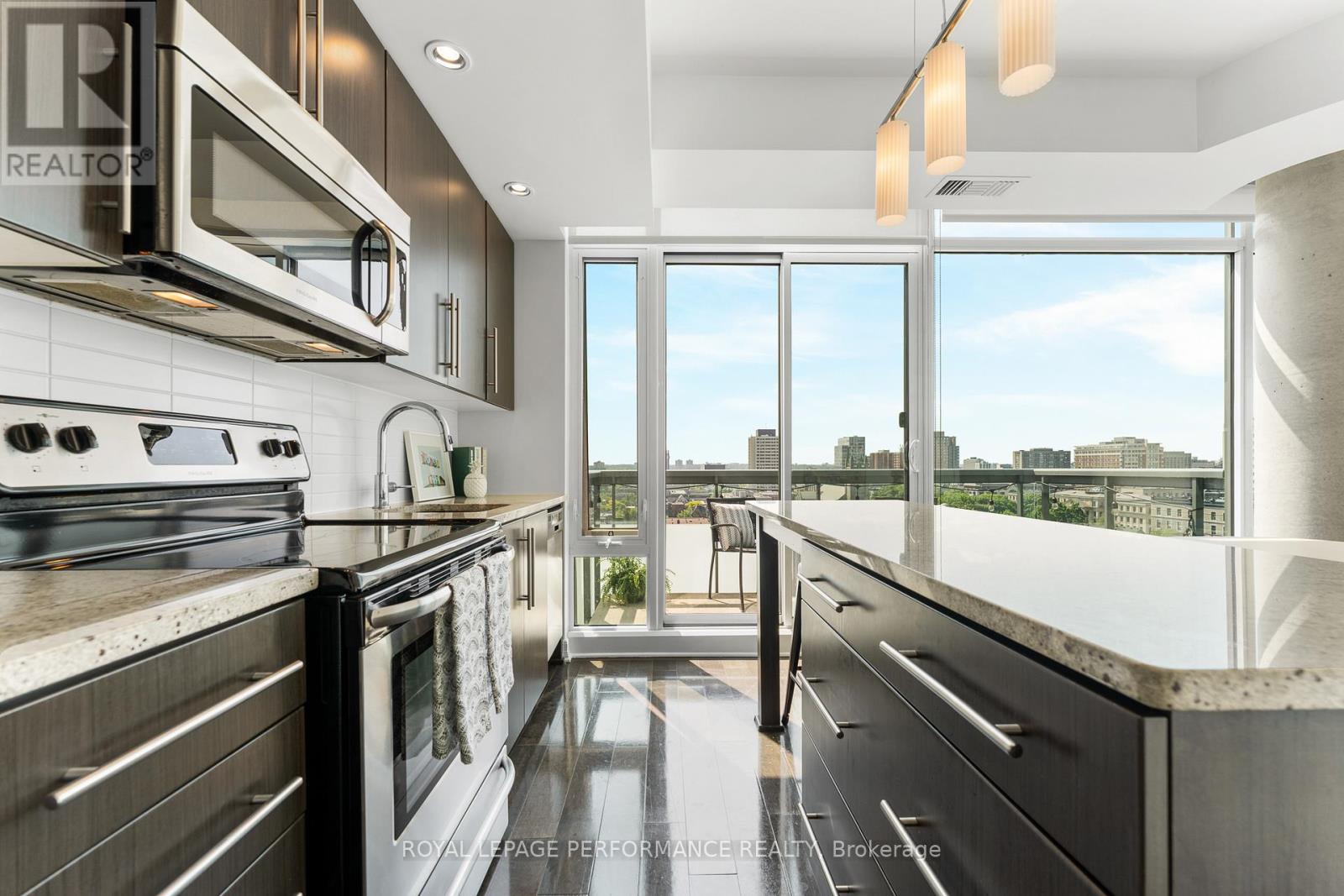 1504 - 238 Besserer Street