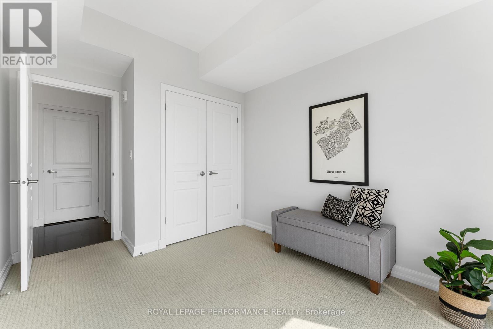 1504 - 238 Besserer Street