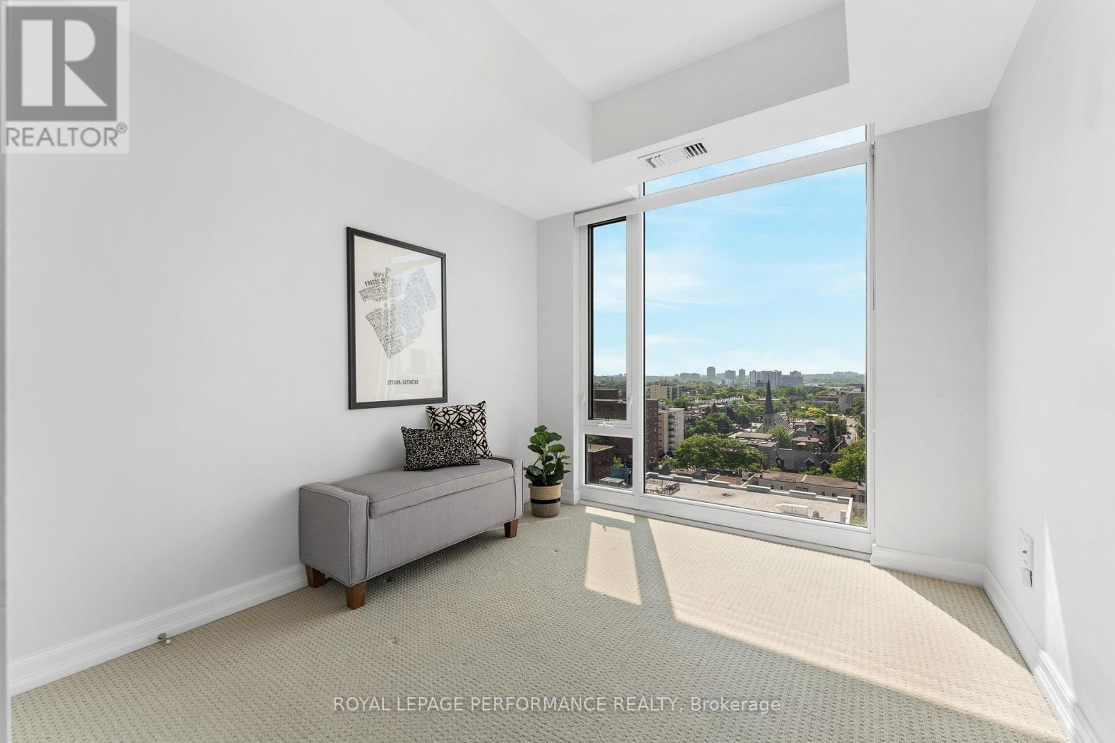 1504 - 238 Besserer Street