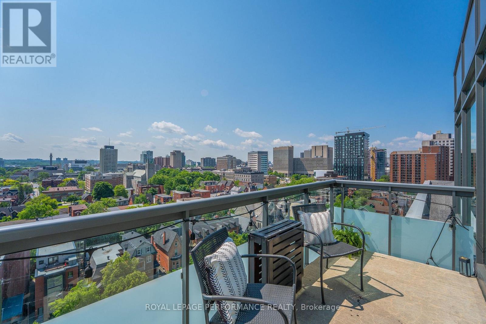 1504 - 238 Besserer Street