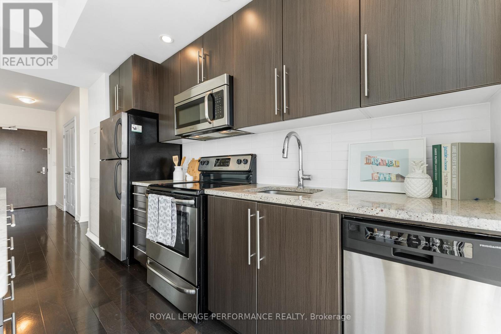 1504 - 238 Besserer Street