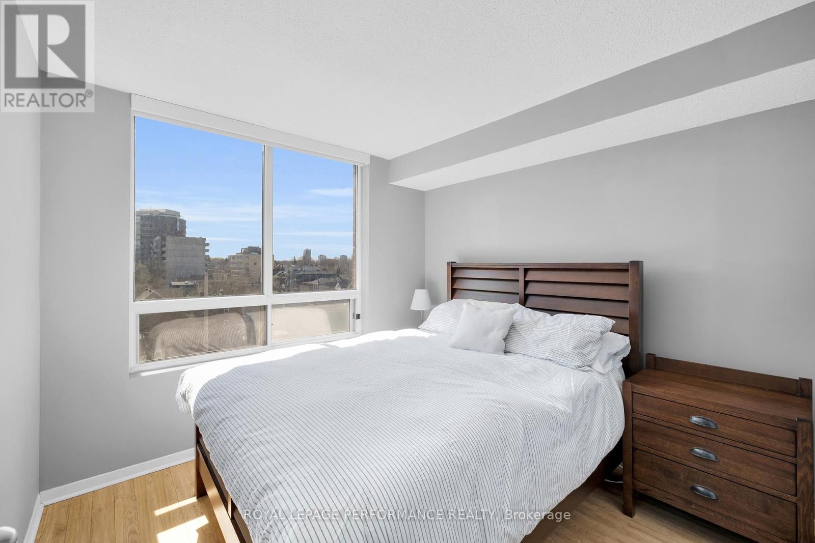 611 - 45 Holland Avenue