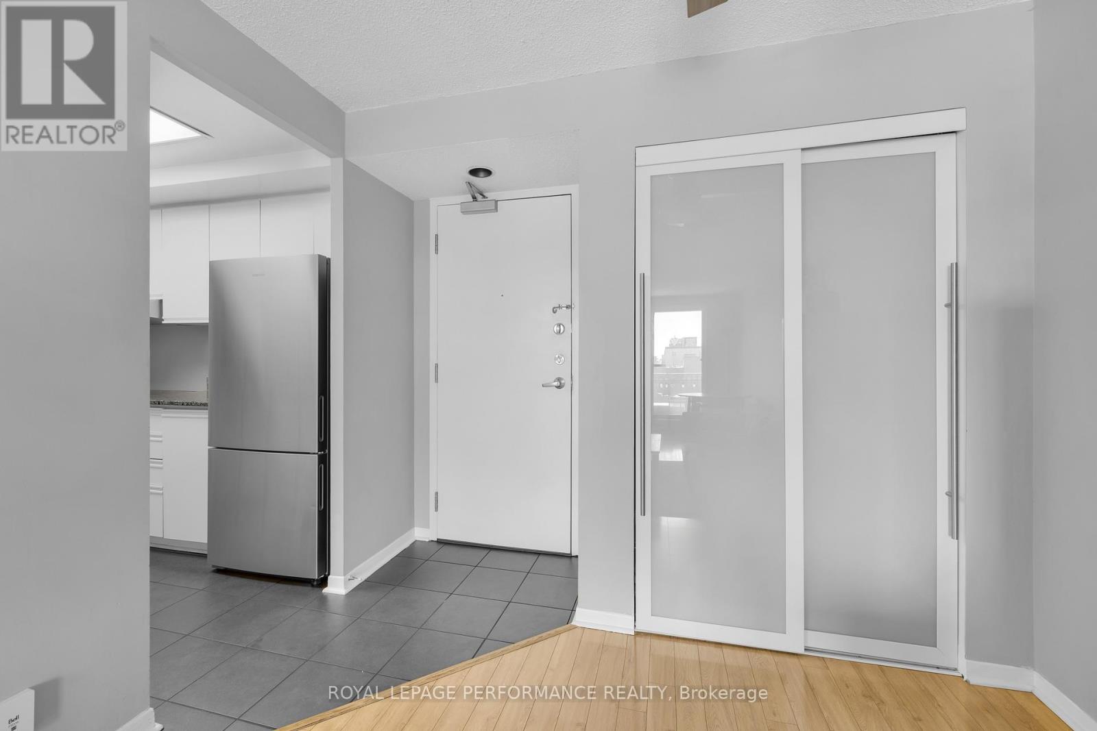 611 - 45 Holland Avenue