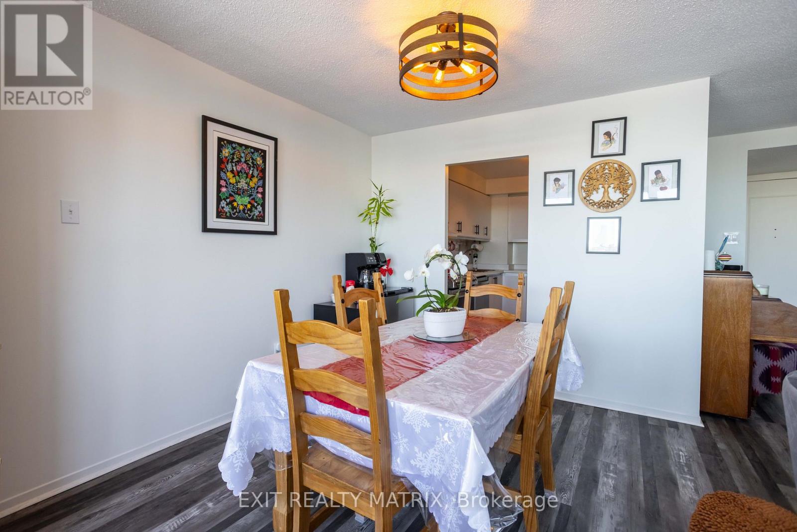 1007 - 2759 Carousel Crescent