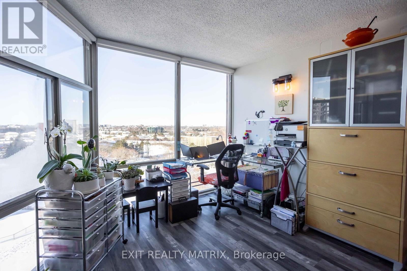 1007 - 2759 Carousel Crescent