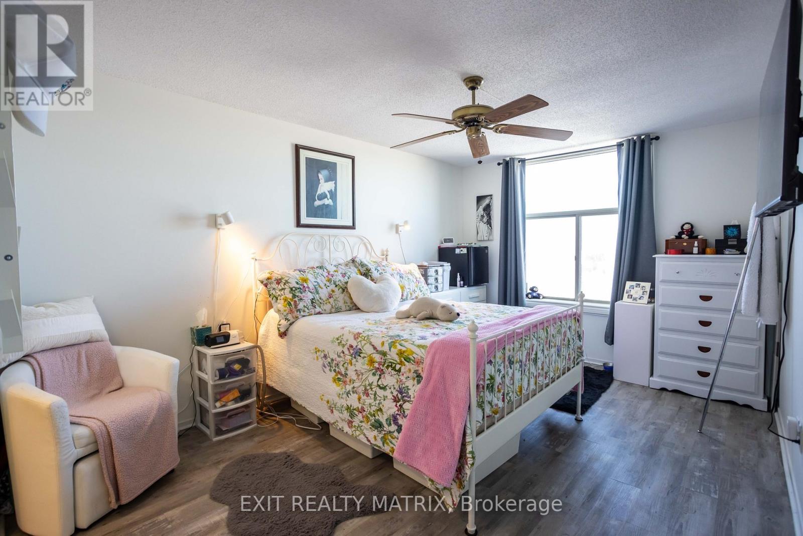 1007 - 2759 Carousel Crescent