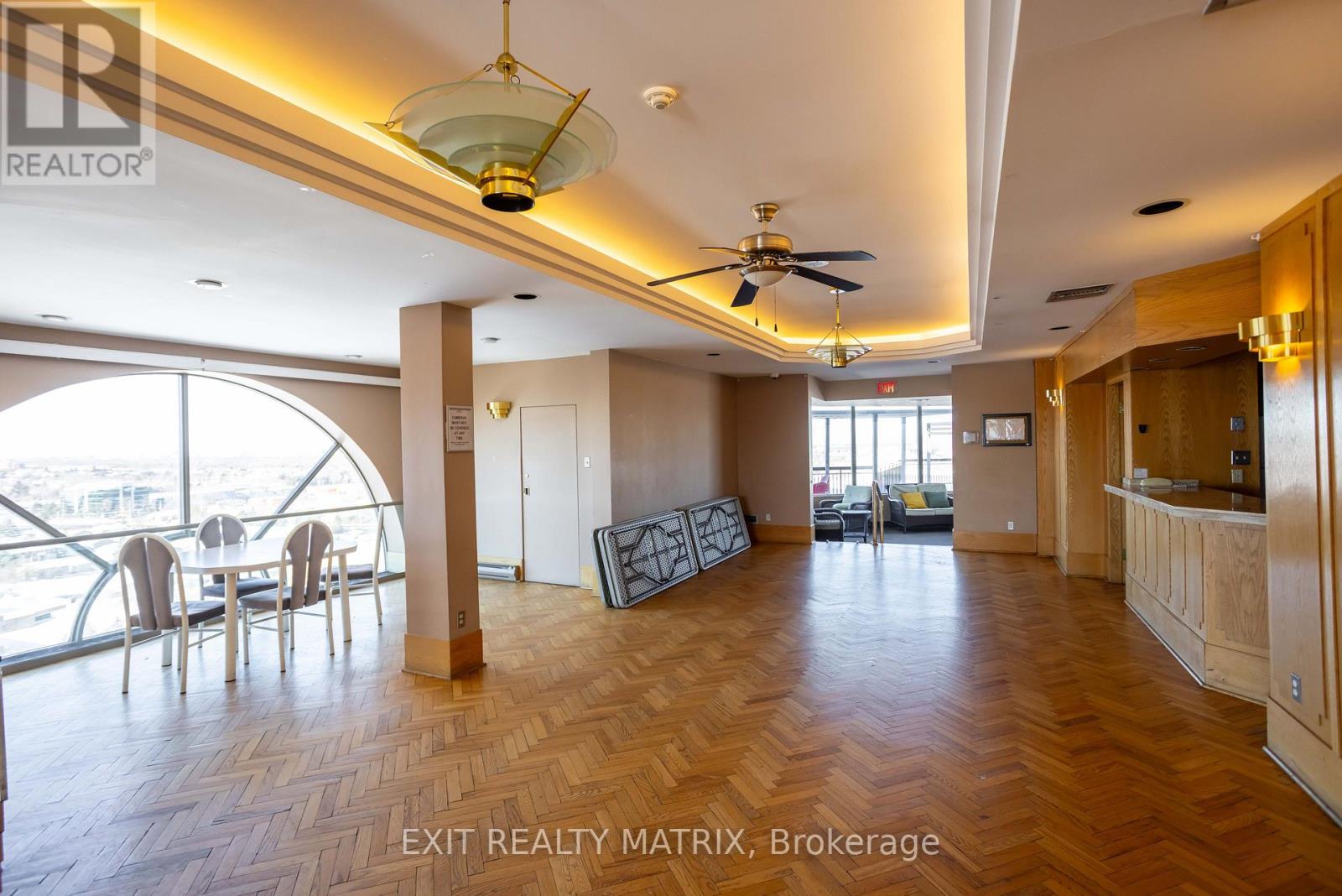 1007 - 2759 Carousel Crescent