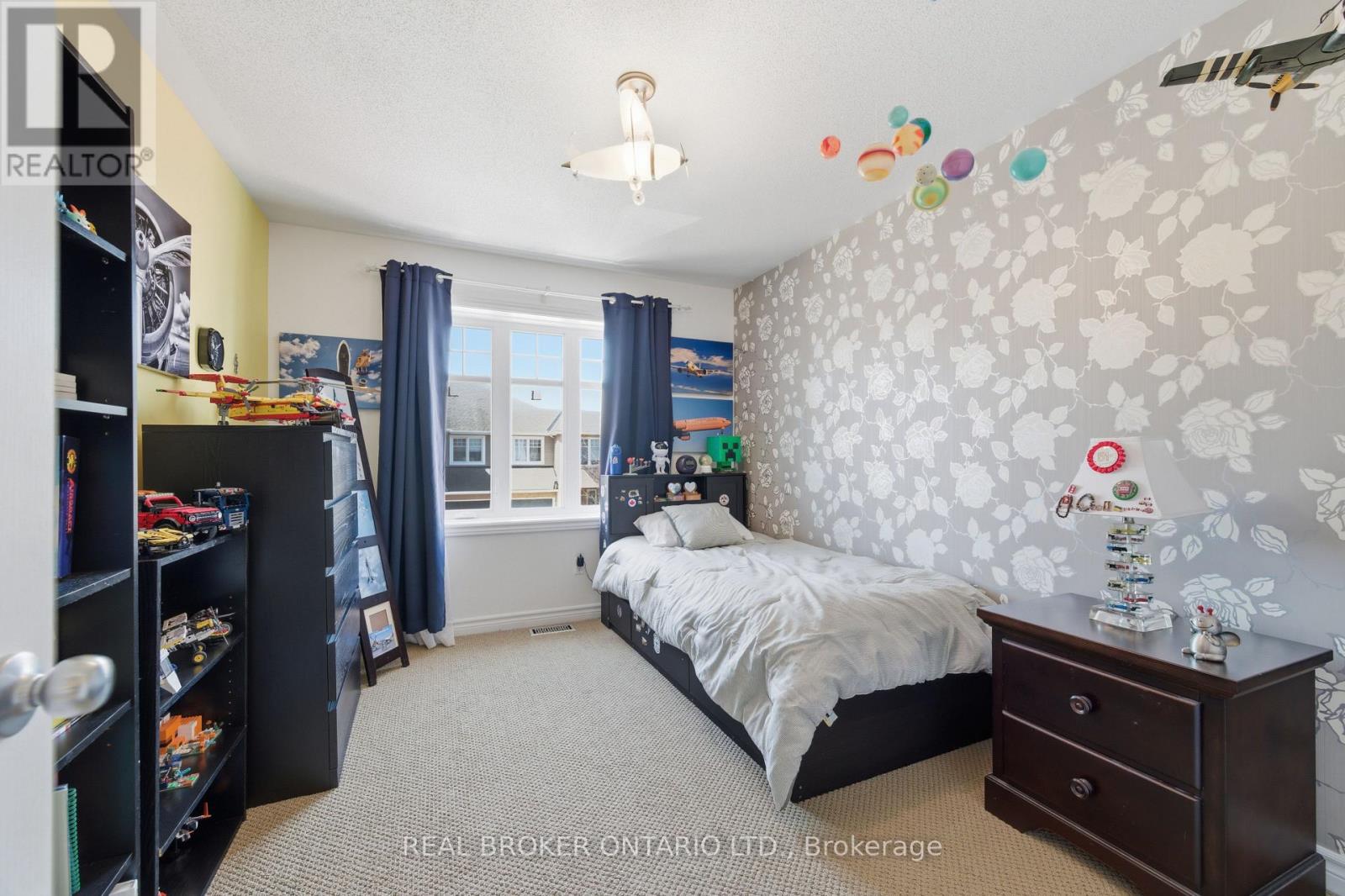 417 Stalwart Crescent