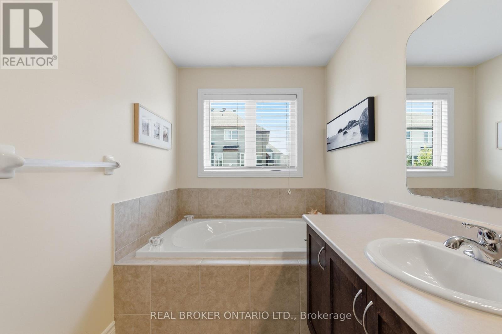 417 Stalwart Crescent