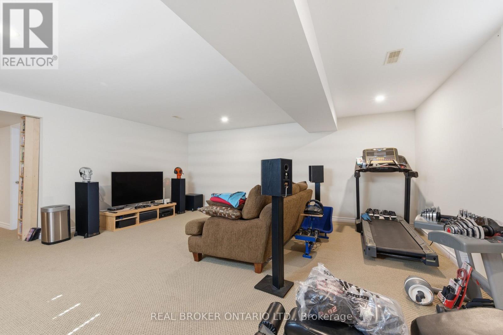 417 Stalwart Crescent