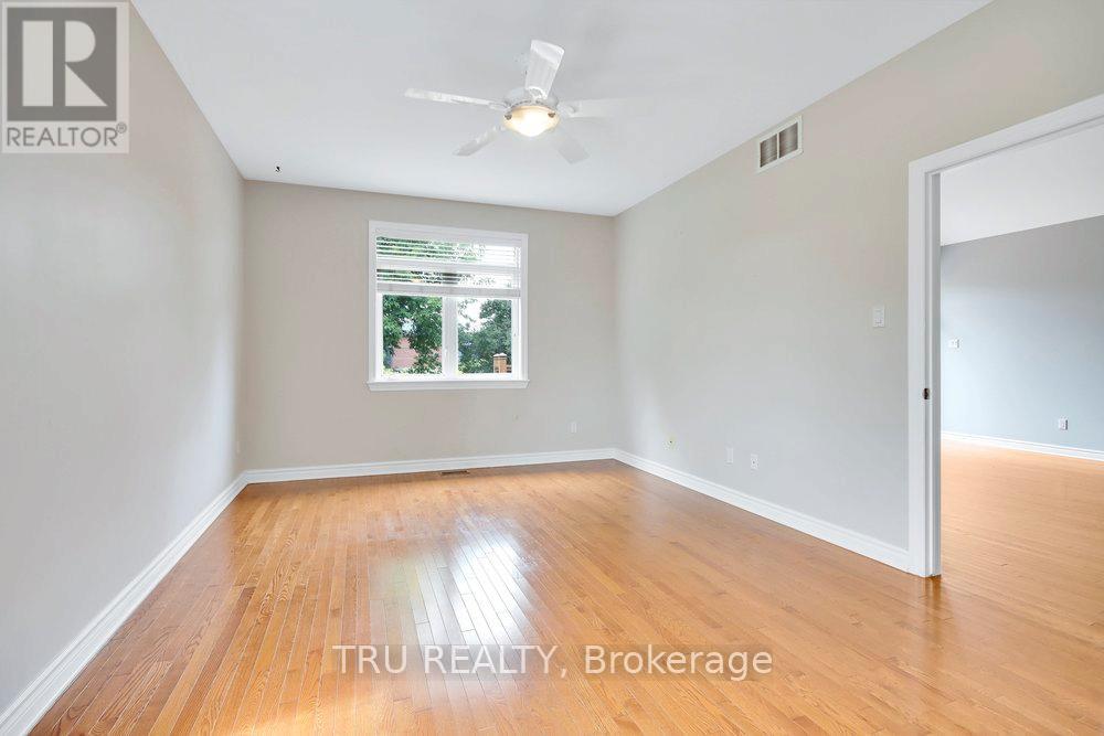 108 Villageview Private