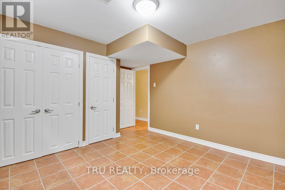 108 Villageview Private