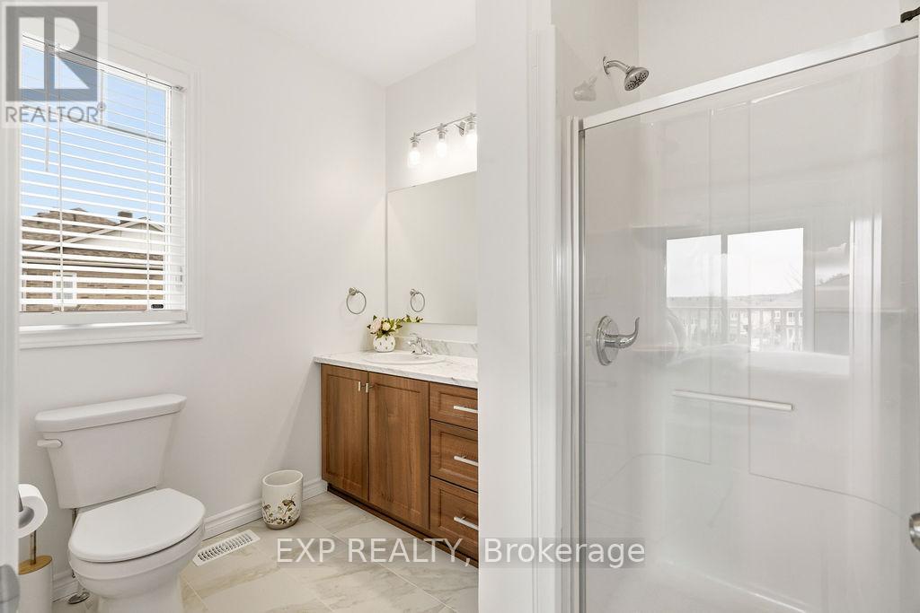 32 - 2621 Longfields Drive