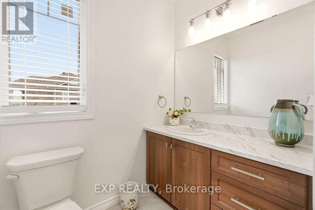 32 - 2621 Longfields Drive