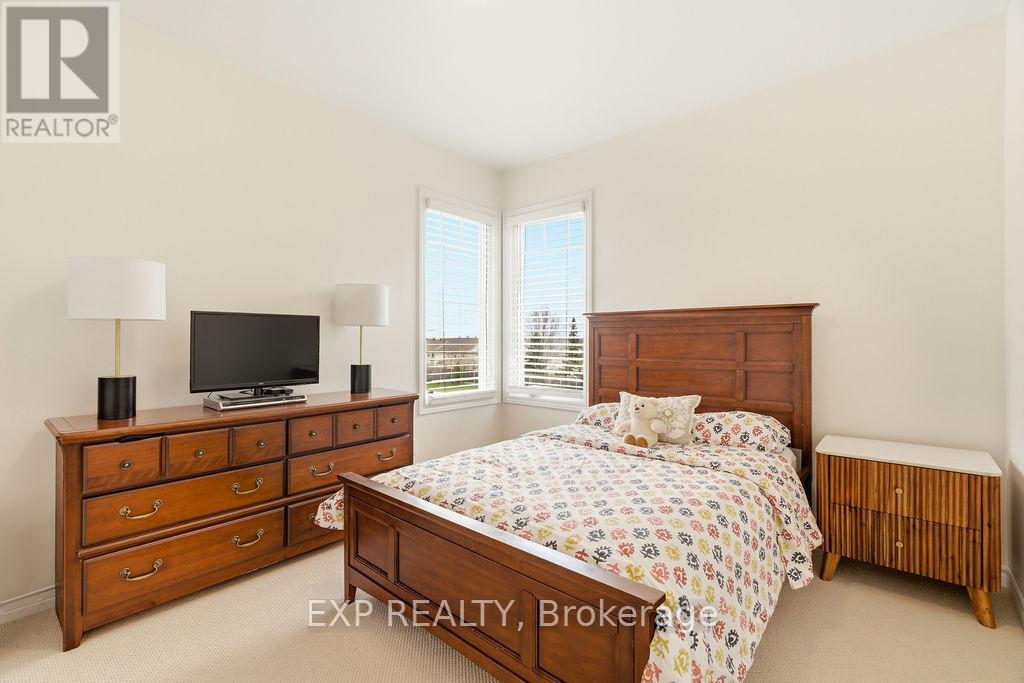 32 - 2621 Longfields Drive