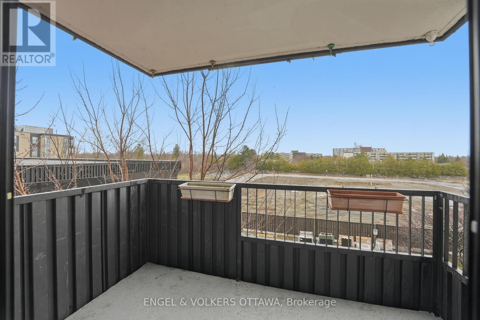 301 - 2951 Riverside Drive