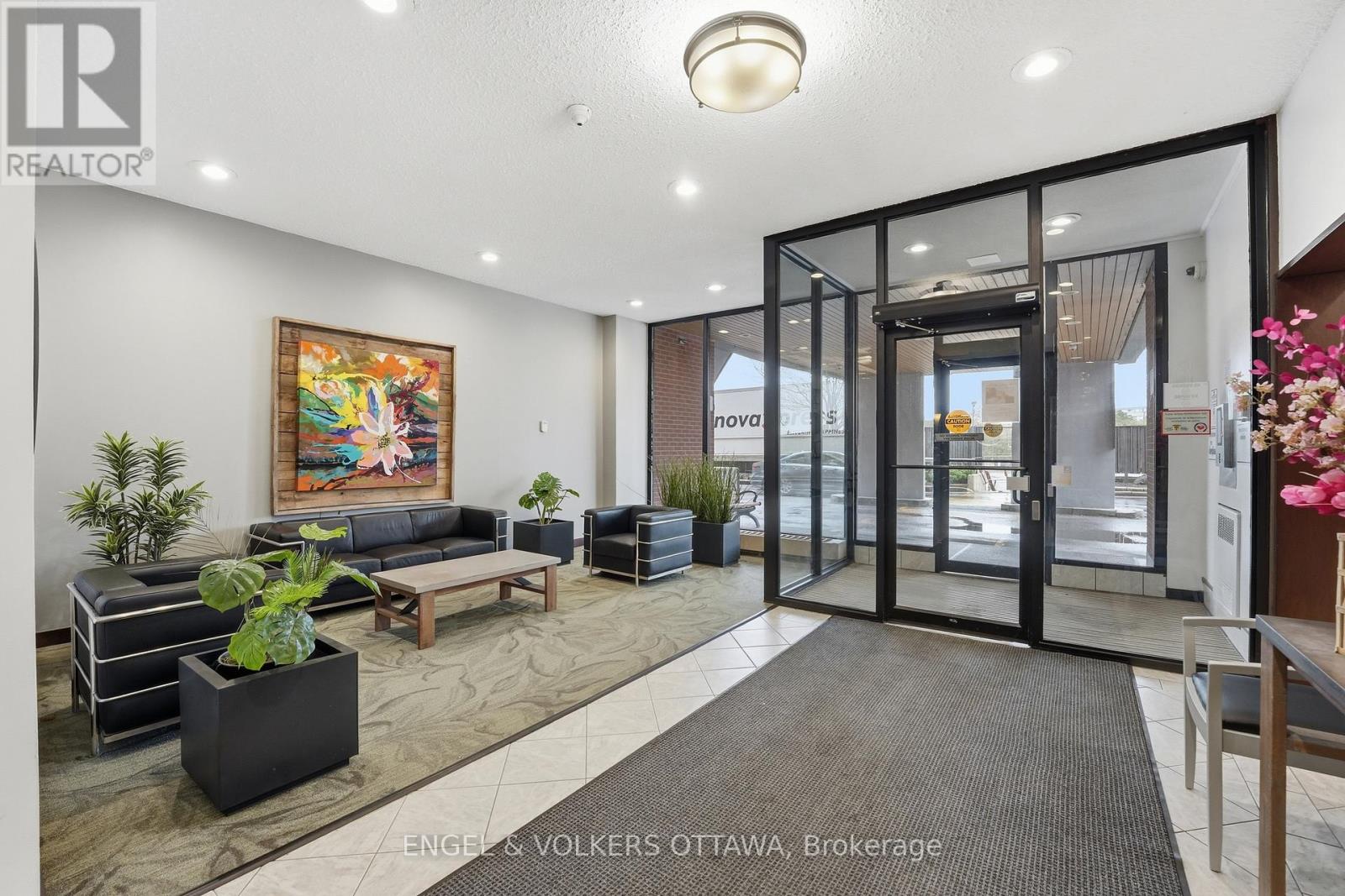 301 - 2951 Riverside Drive