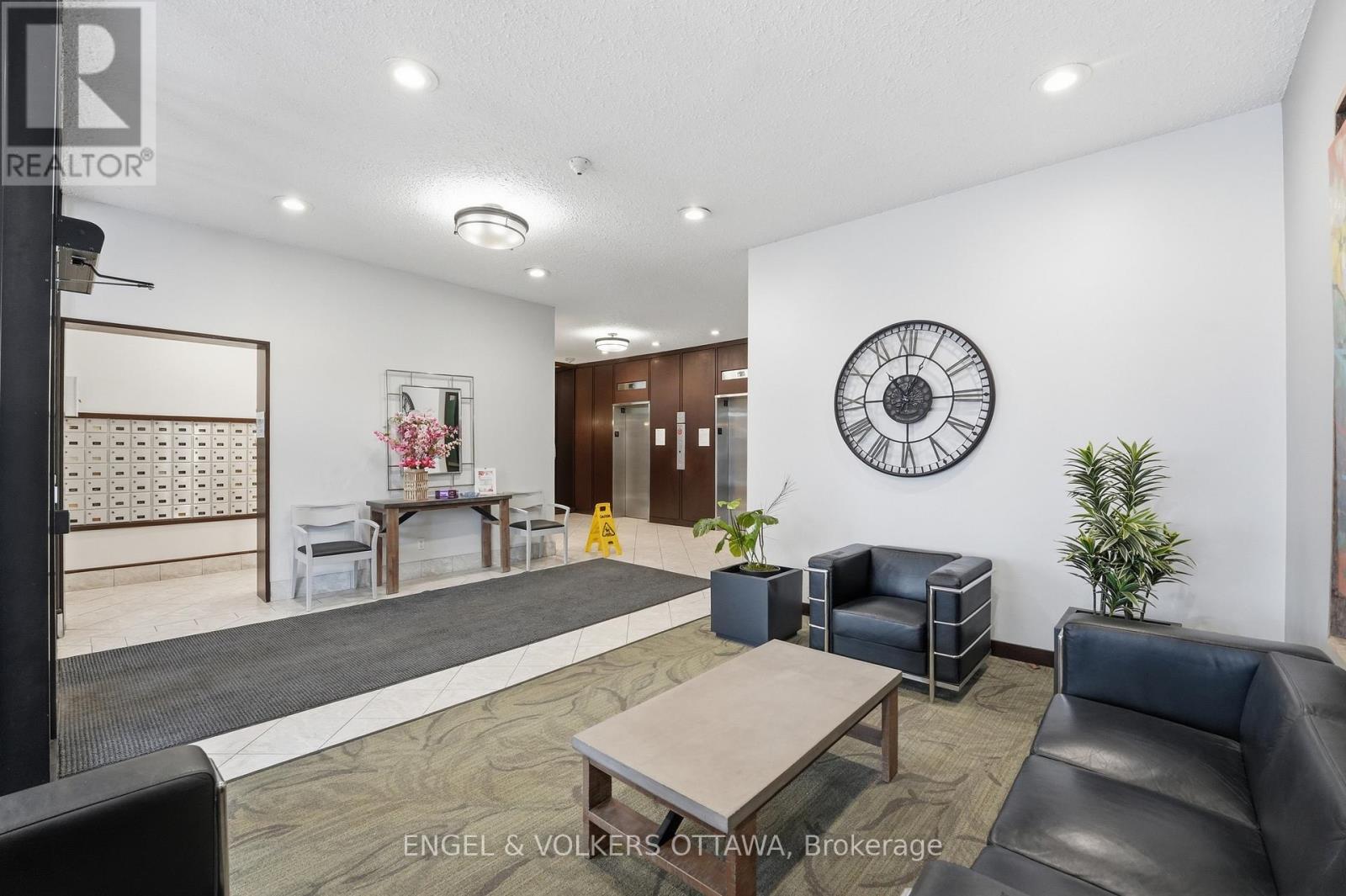 301 - 2951 Riverside Drive