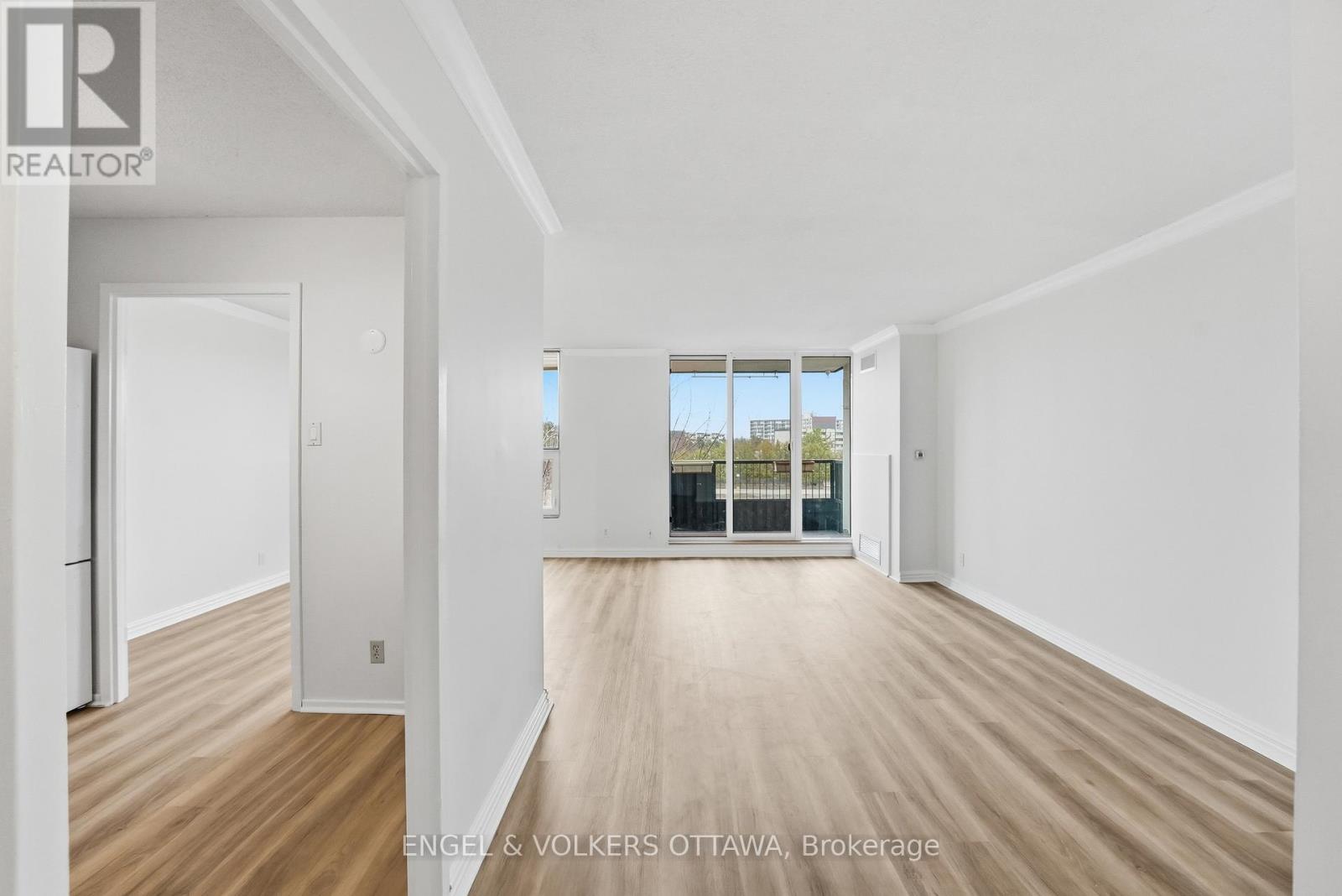 301 - 2951 Riverside Drive