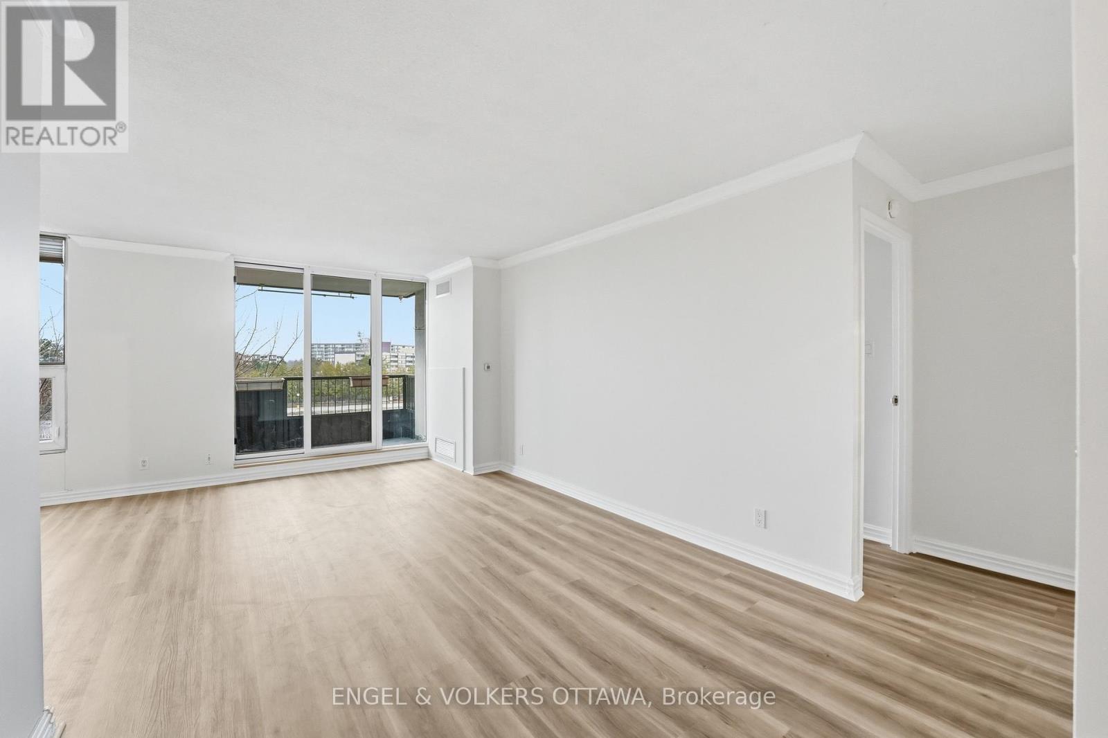 301 - 2951 Riverside Drive