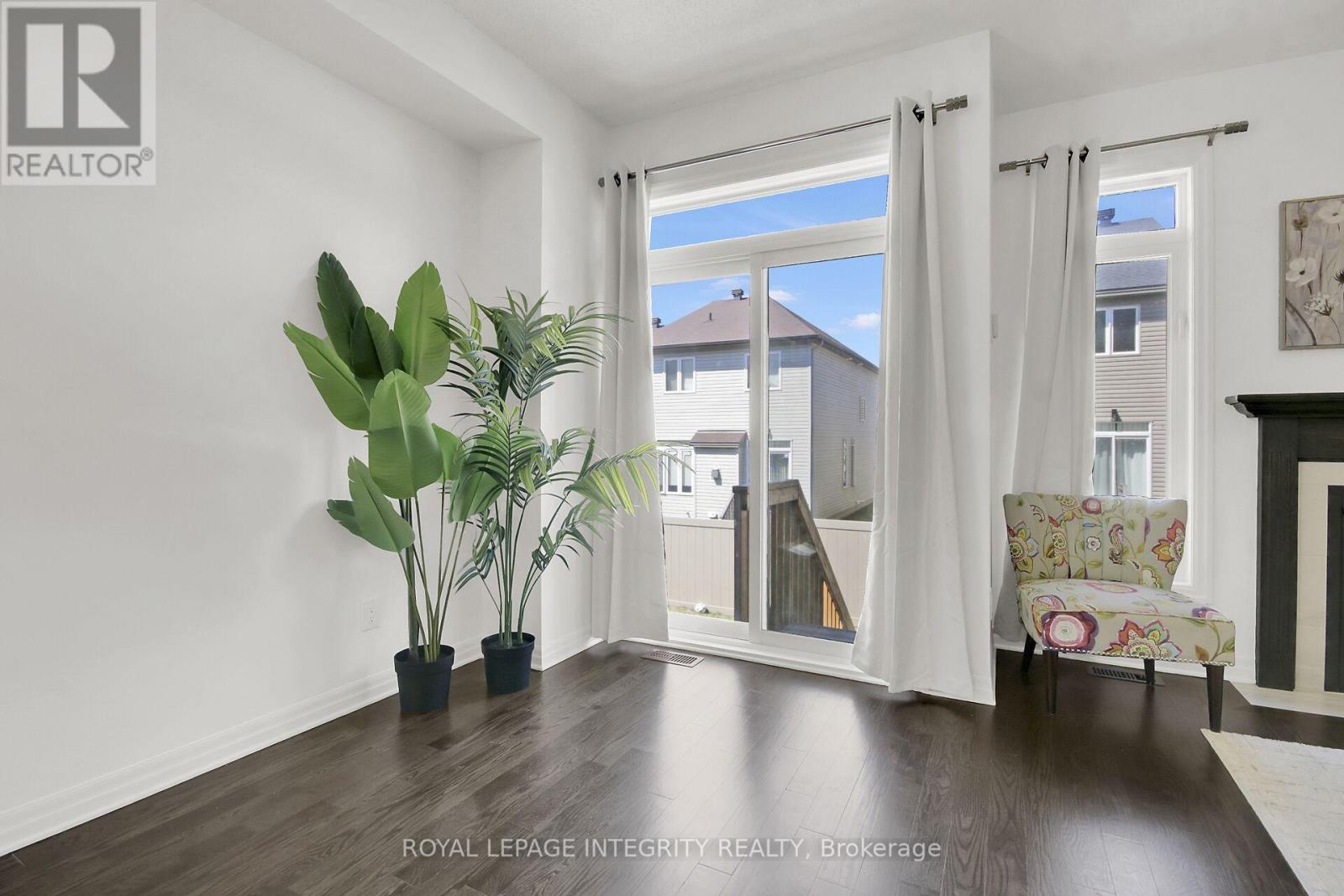 310 Broadridge Crescent