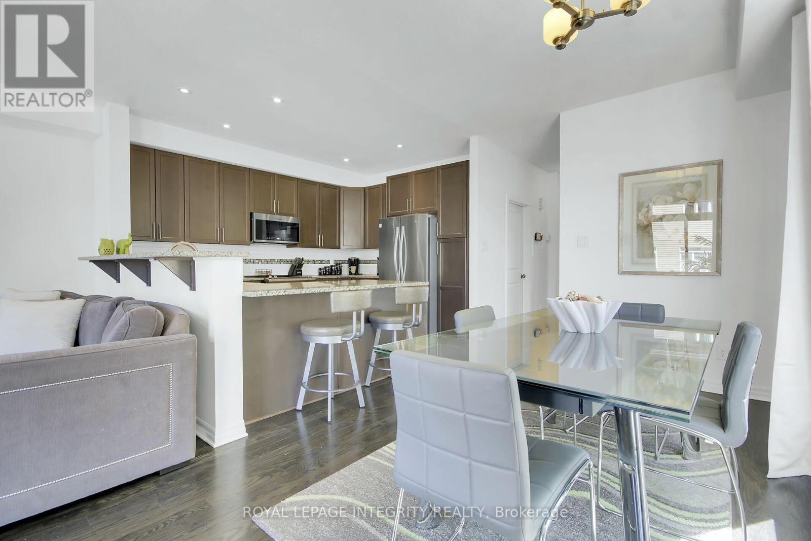 310 Broadridge Crescent