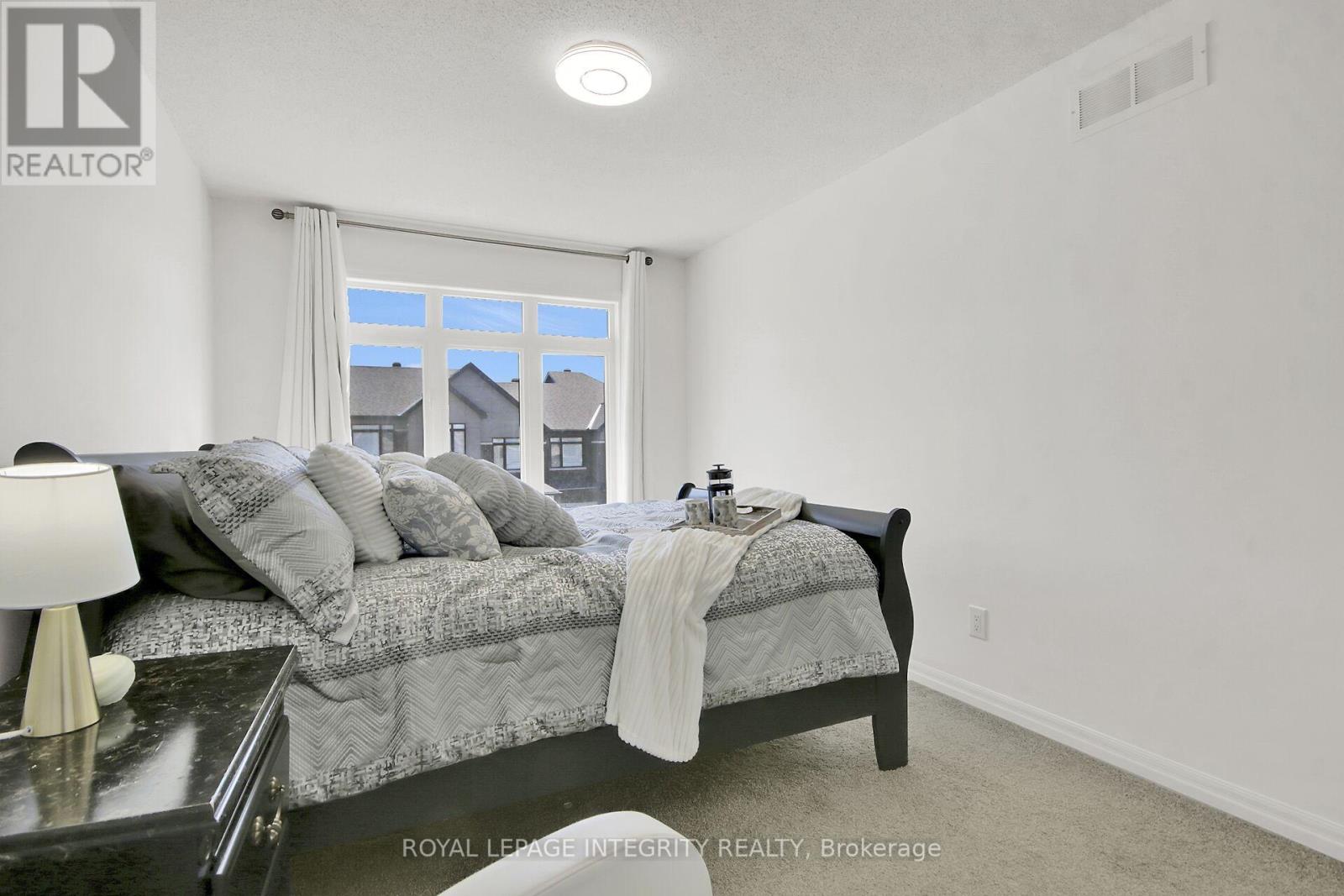 310 Broadridge Crescent