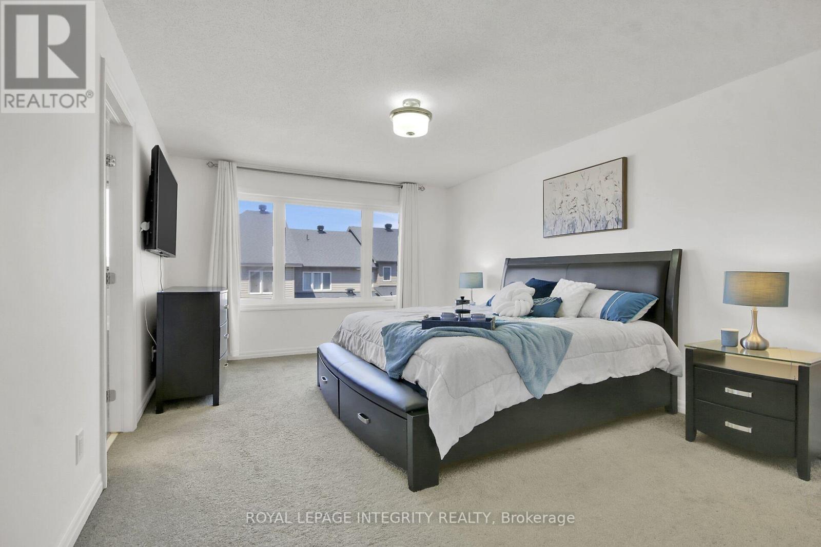 310 Broadridge Crescent