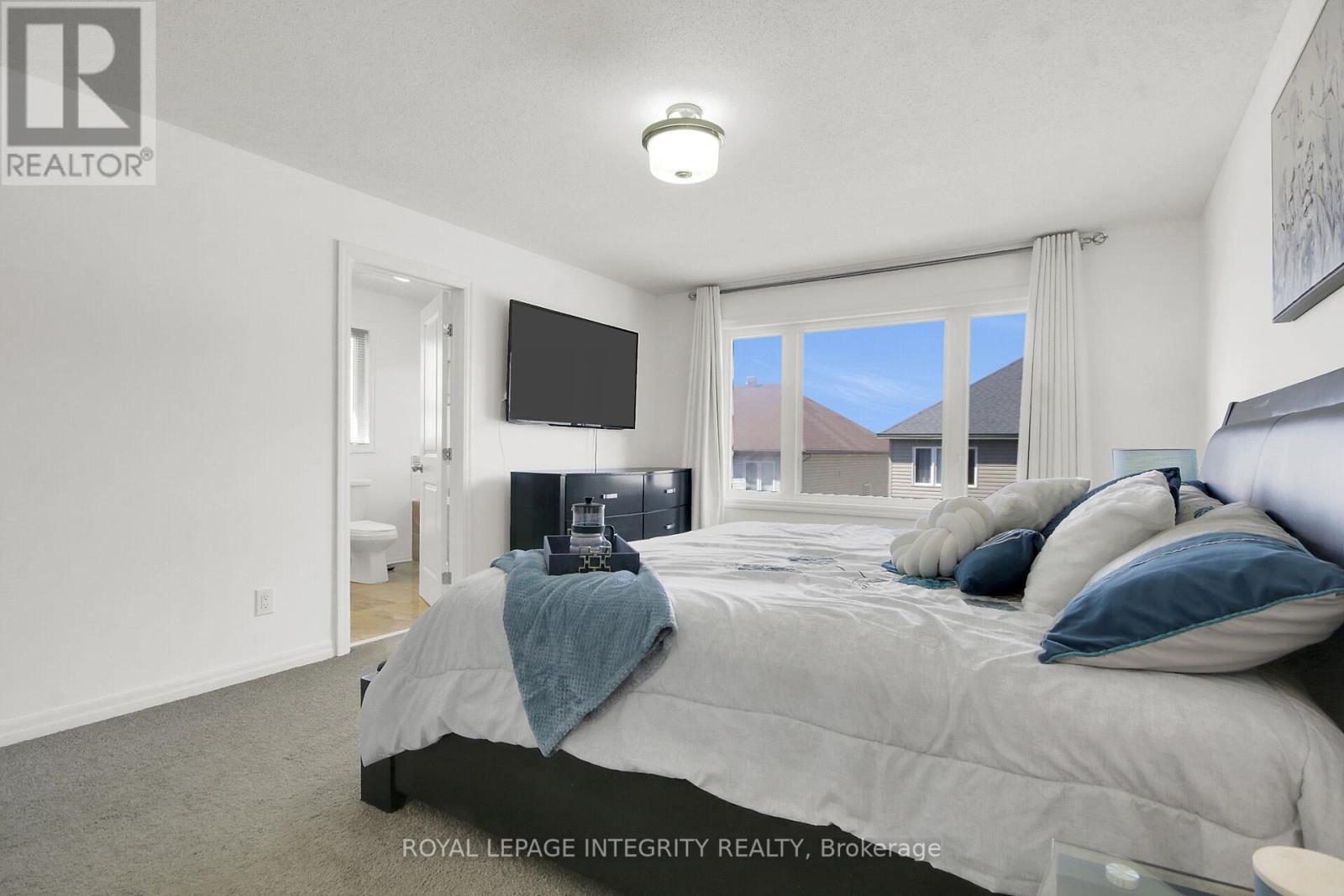 310 Broadridge Crescent