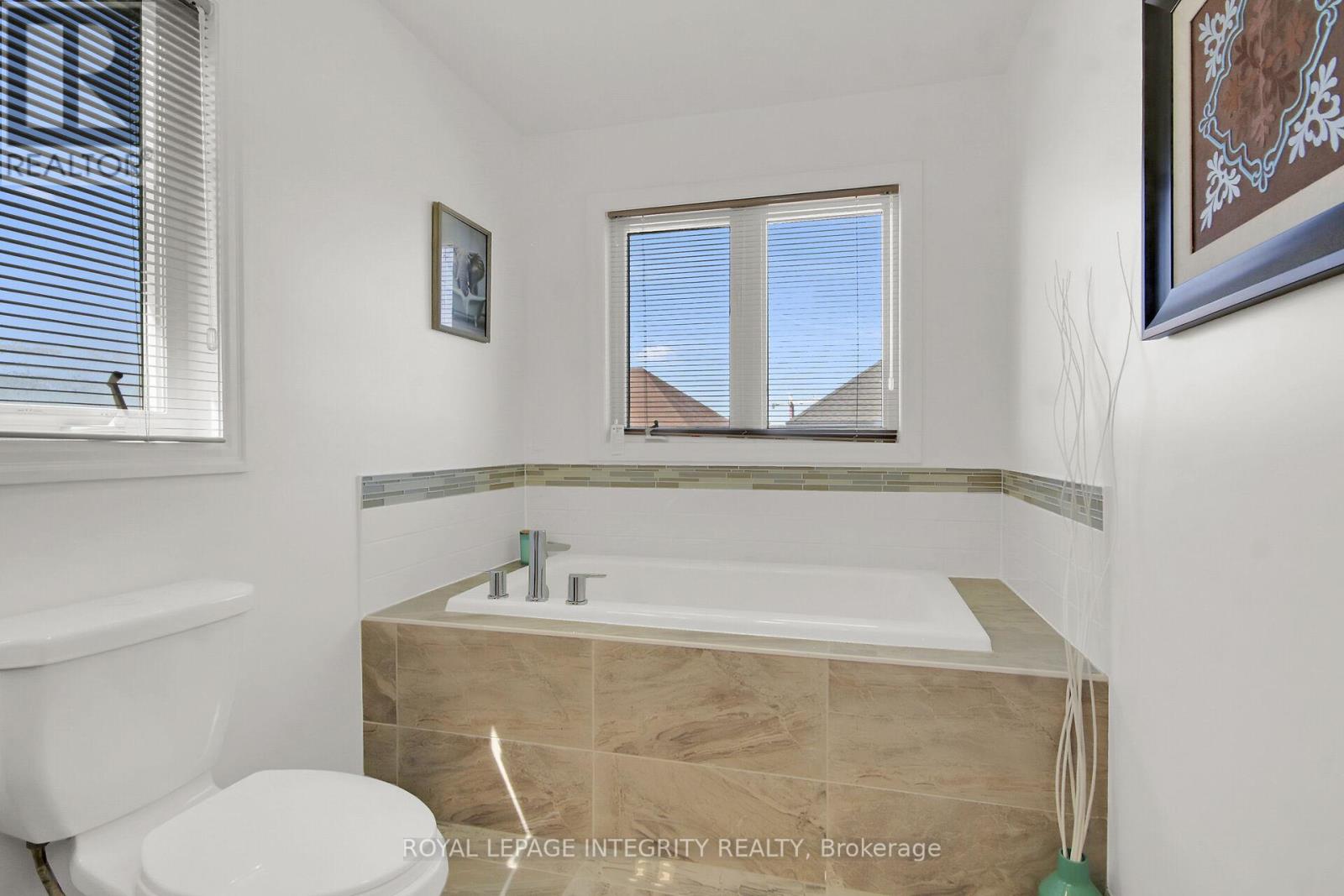 310 Broadridge Crescent