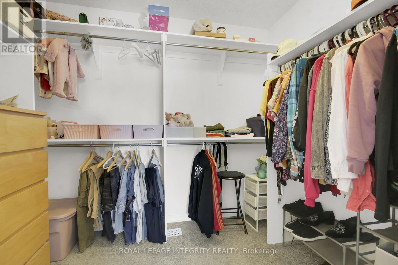 310 Broadridge Crescent