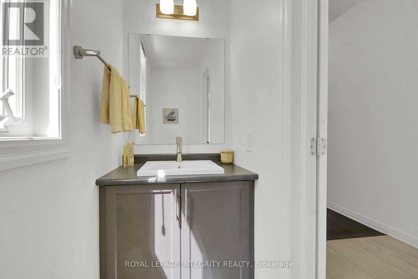 310 Broadridge Crescent