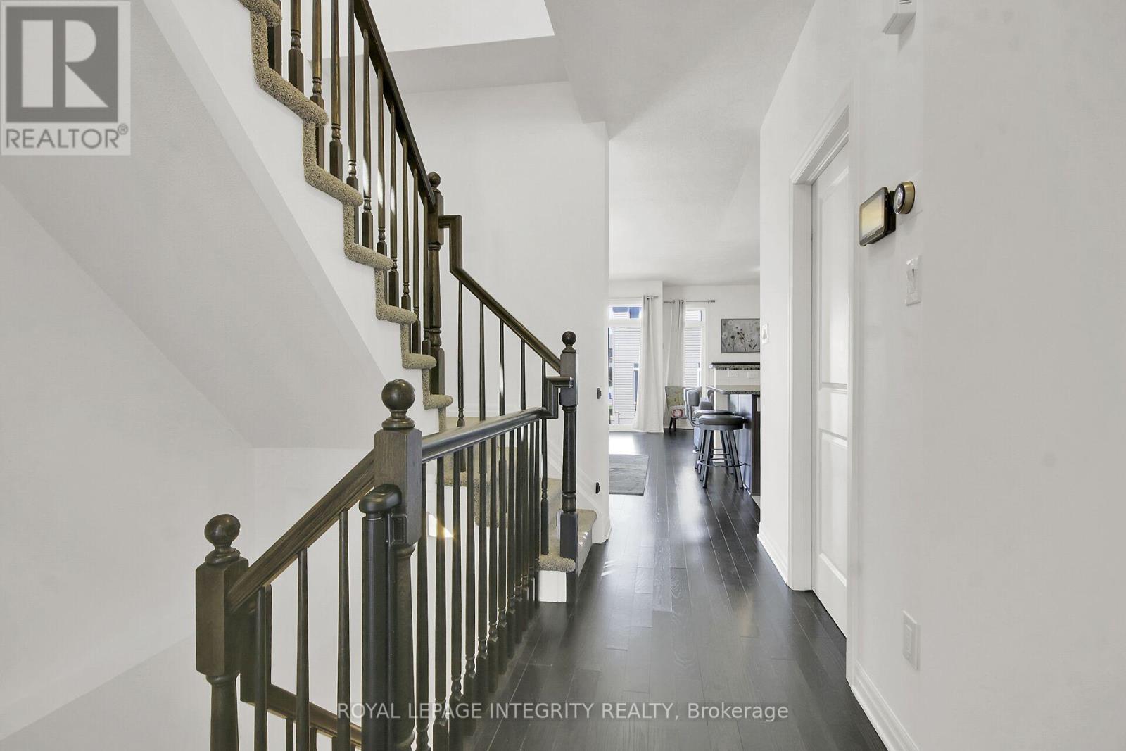 310 Broadridge Crescent