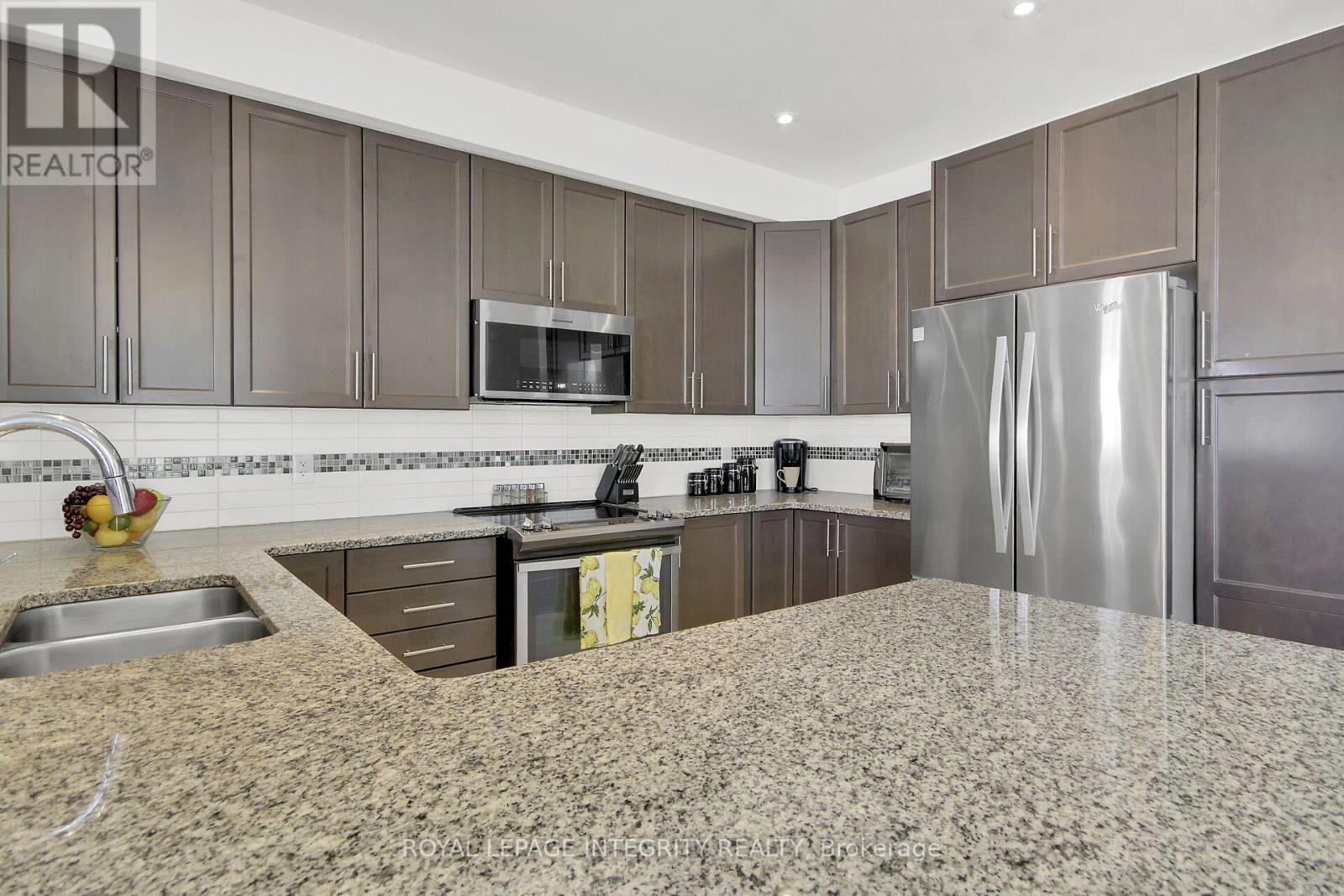 310 Broadridge Crescent