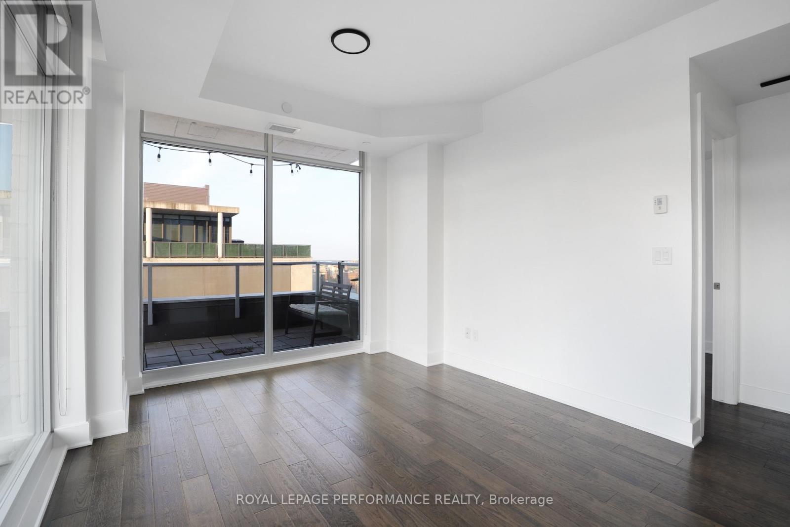 1603 - 255 Bay Street