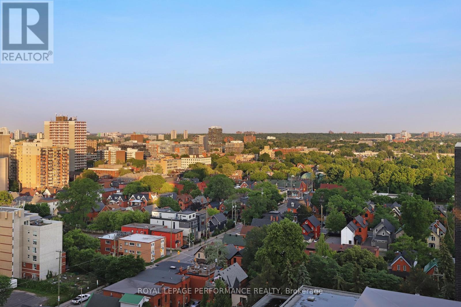 1603 - 255 Bay Street