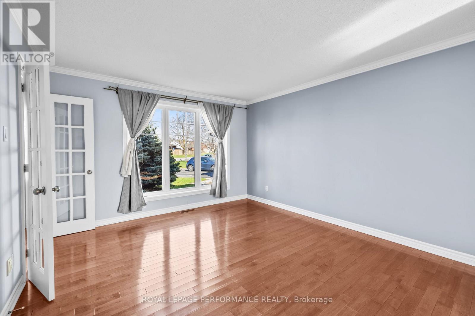 54 Lapointe Boulevard