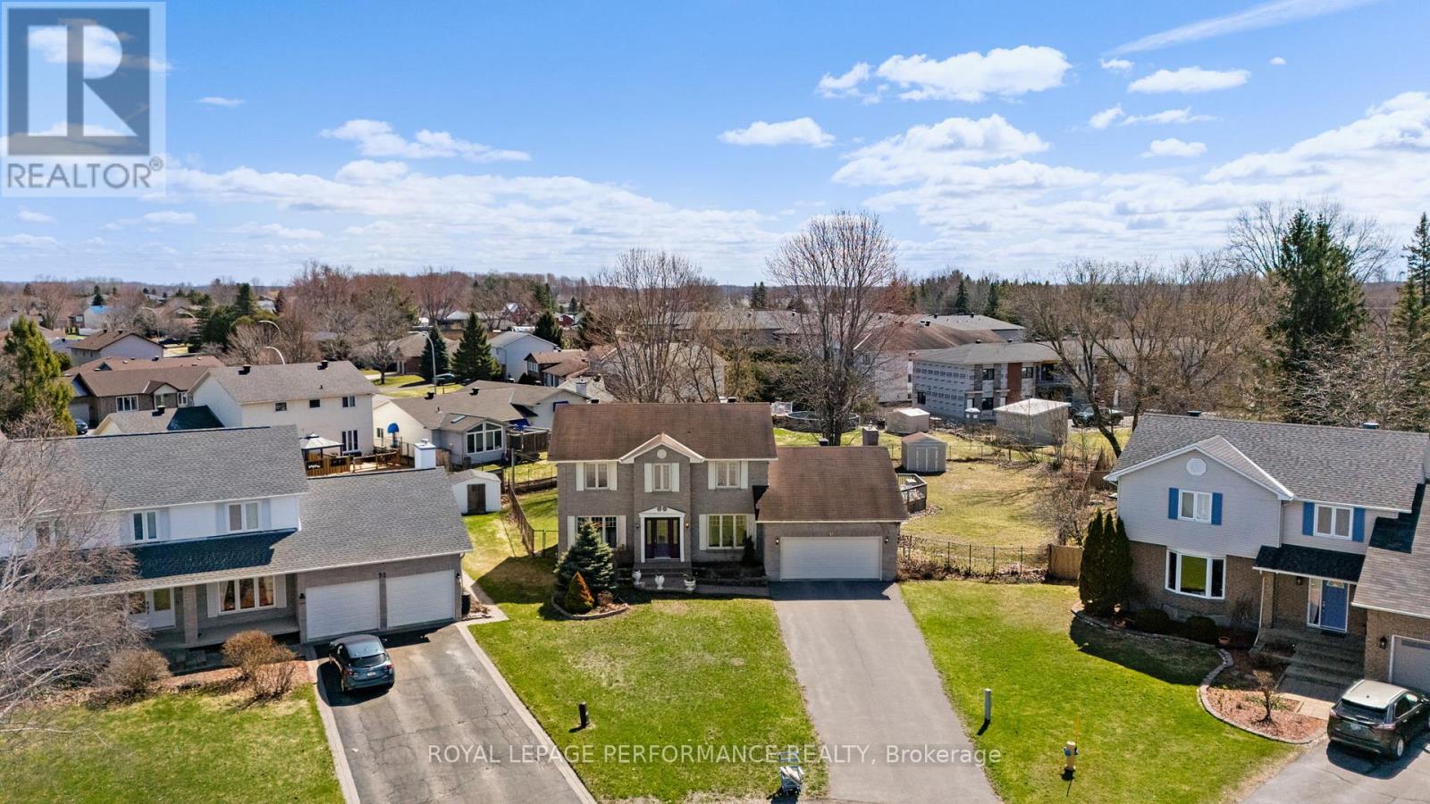 54 Lapointe Boulevard