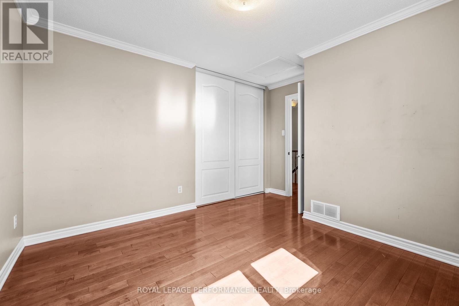 54 Lapointe Boulevard