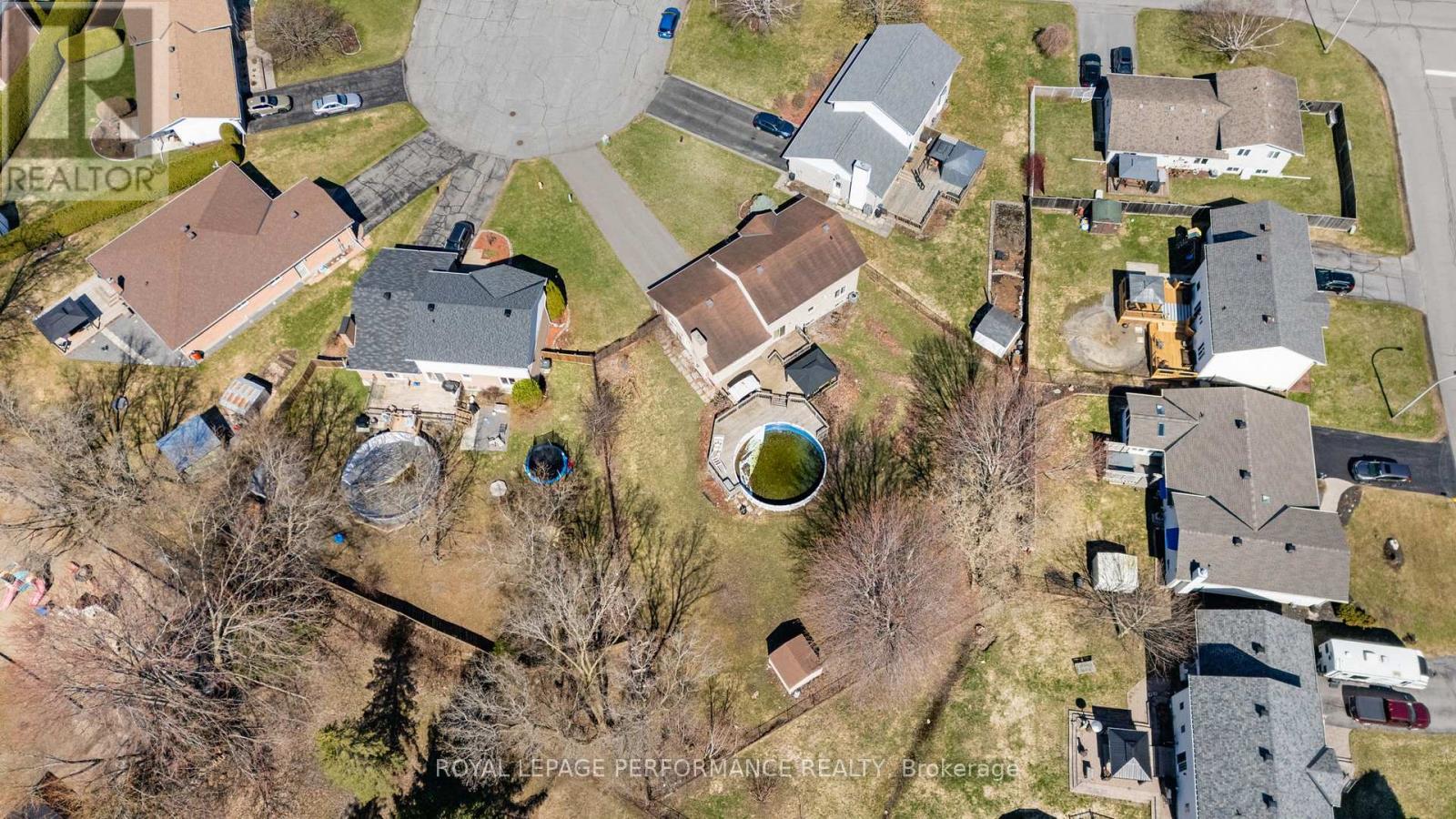 54 Lapointe Boulevard