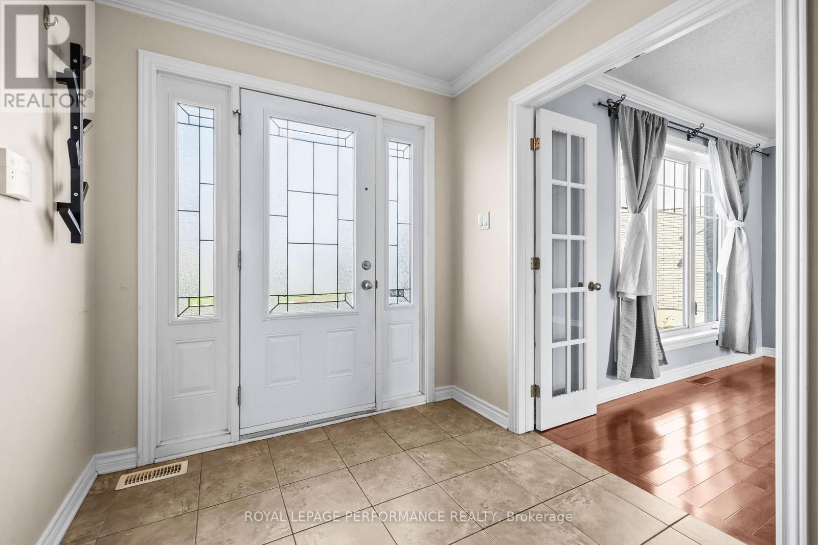 54 Lapointe Boulevard