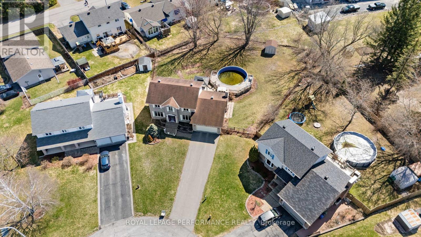 54 Lapointe Boulevard