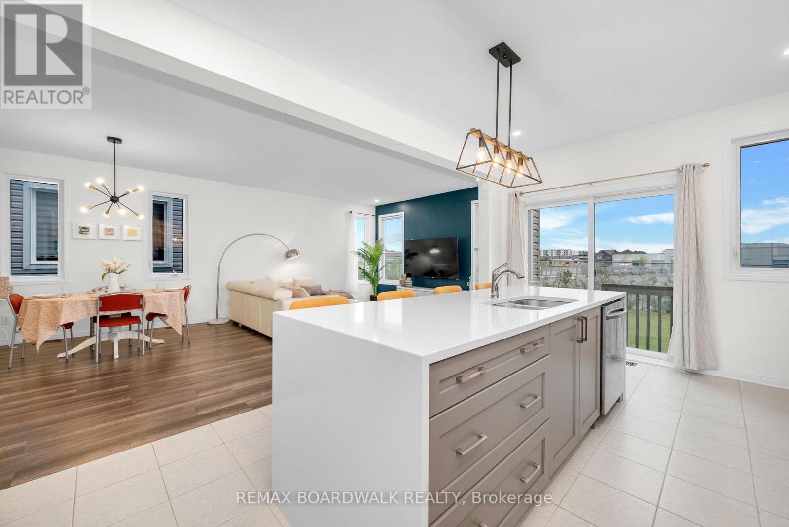 302 Haliburton Heights