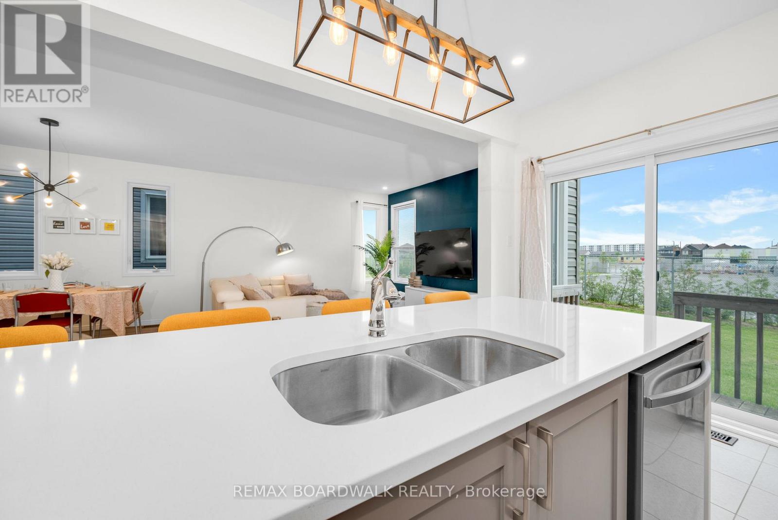 302 Haliburton Heights