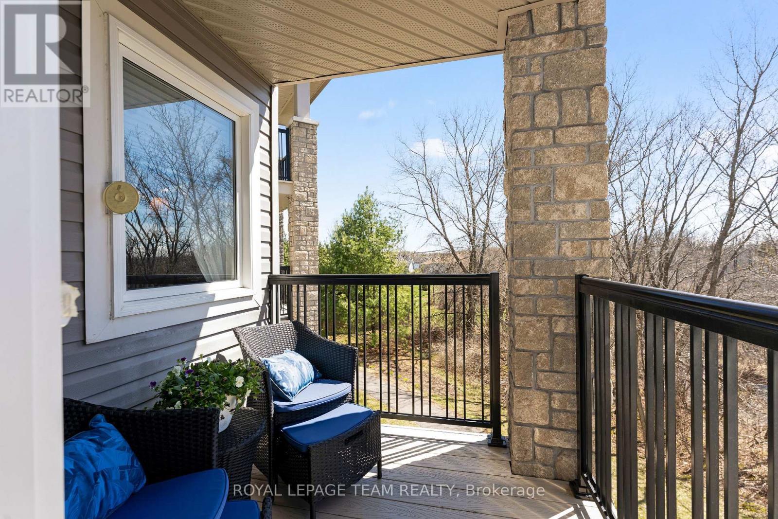 209 - 398 Van Buren Street