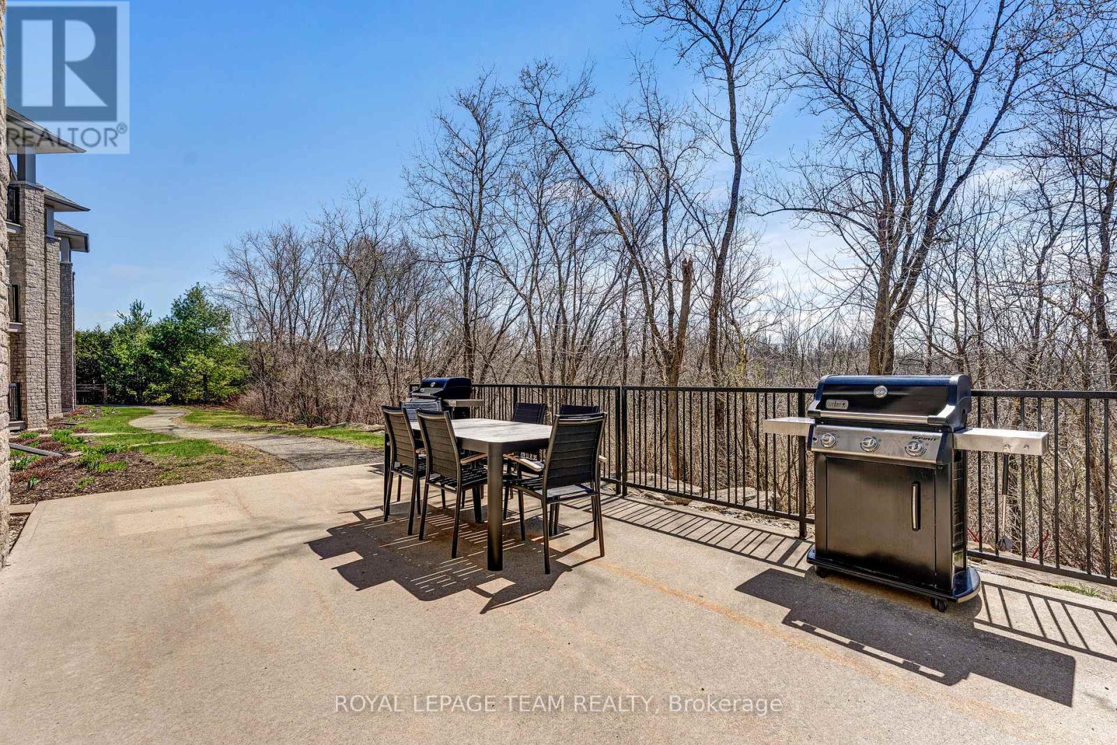 209 - 398 Van Buren Street