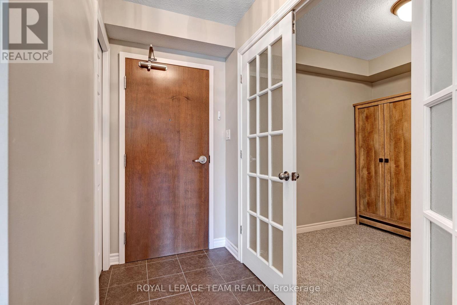 209 - 398 Van Buren Street