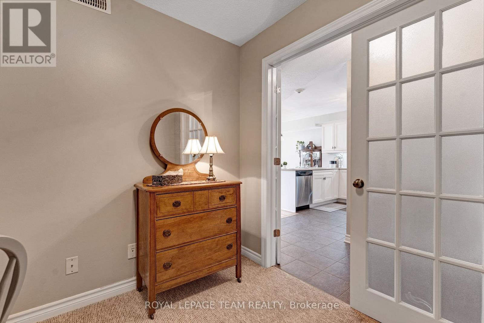 209 - 398 Van Buren Street